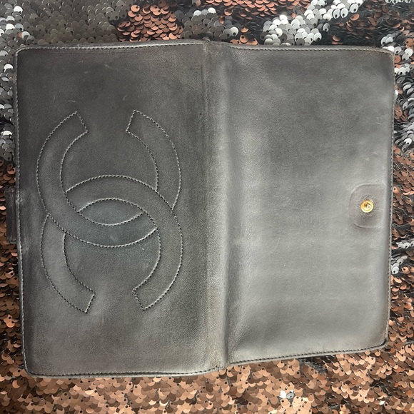 CHANEL WALLET 🥰 - Picture 7 of 13